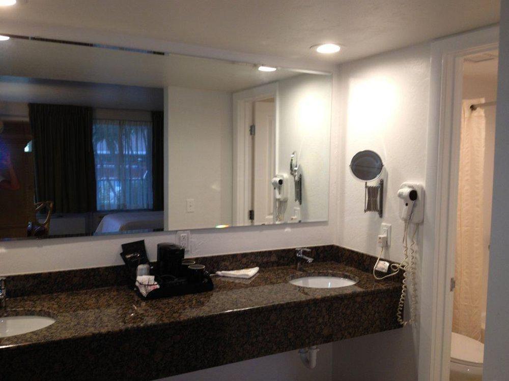 Resort Dolphin Key - 3*