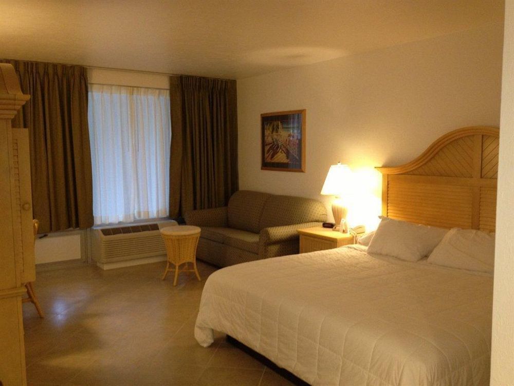 Dolphin Key - Resort