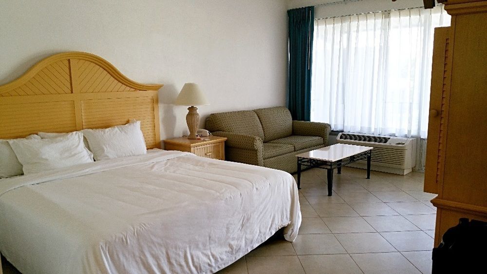 Dolphin Key - Resort