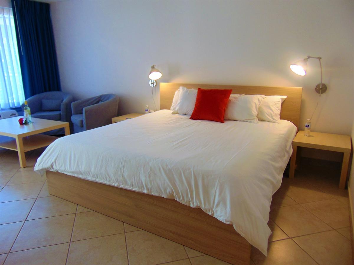 Resort Dolphin Key -